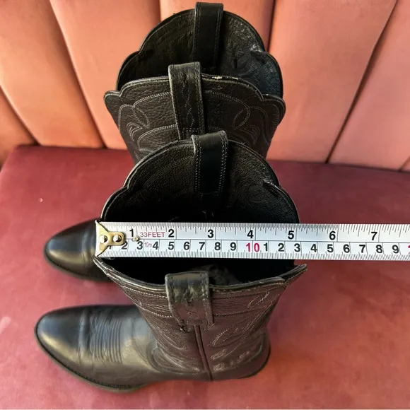 Ariat Women’s Black Western Leather round toes Boots size 6B