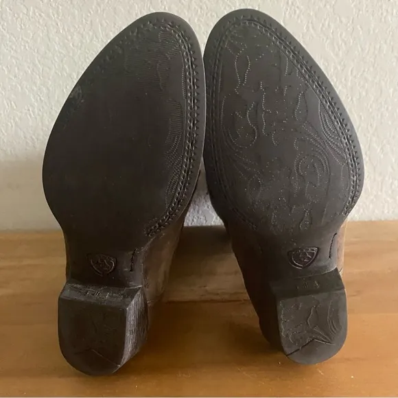 ARIAT Women’s Magnolia Western Boots Distressed Brown 7.5 B Sunflower Almond toe
