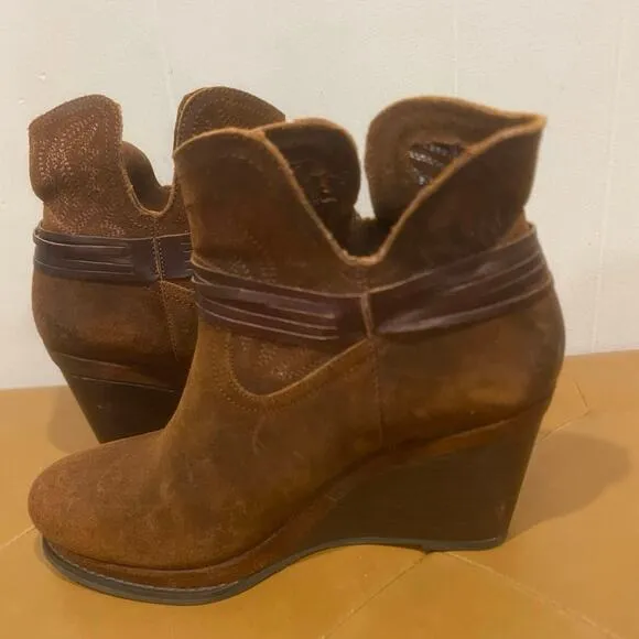 Ariat Women’s Memphis Suede Wedge Western Bootie Cowgirl boots Tassel Size 7