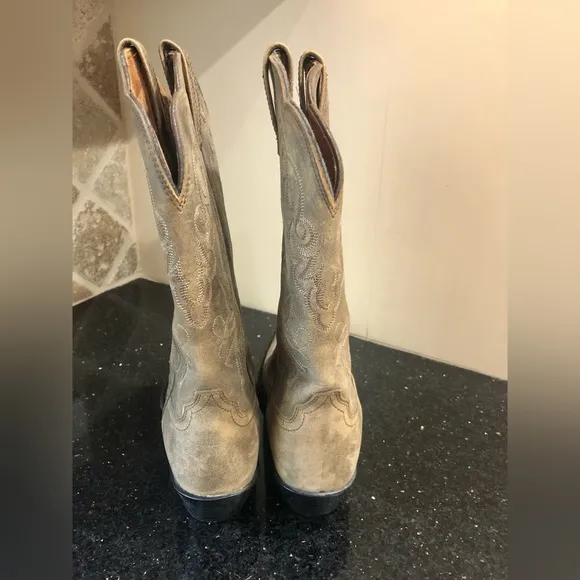 Ariat Women’s Western Boots Sz 6