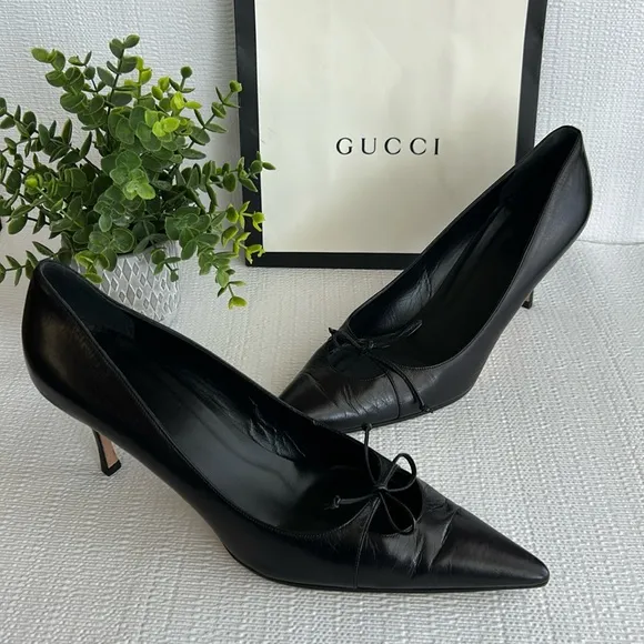 Authentic Gucci pointed toe Black Leather Women's Heels