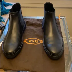 Authentic Tod’s Men’s Black Boots
