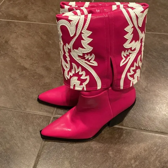 Azalea Wang women’s esperanza hot pink cowgirl boots - size 8.5 - faux leather