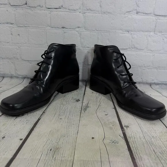 Bandolino Booties Women Size 7 Black Leather Block Heel Square Toe Y2K Vintage