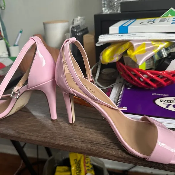 Barely worn women shoes; PRICES IN DESCRIPTION