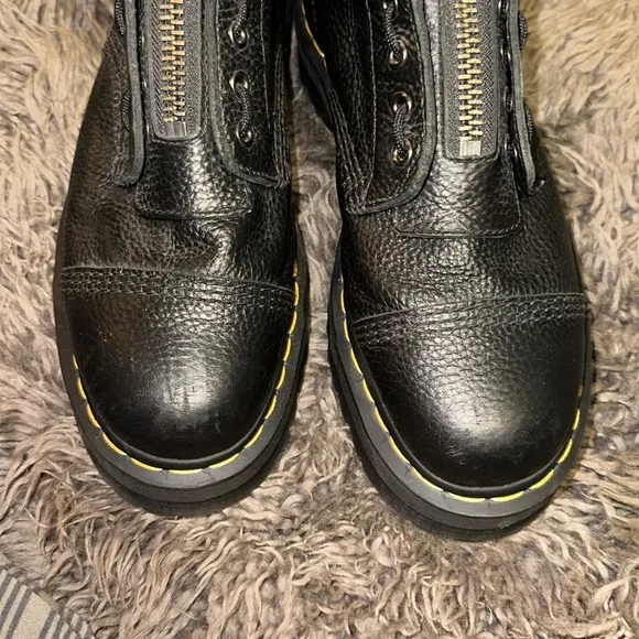 Barely Worn Women’s Doc Dr Martens Sinclair Black Nappa Leather Boots Size US 11