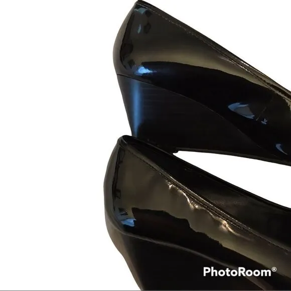 BCBGeneration Eesha wedge 6.5