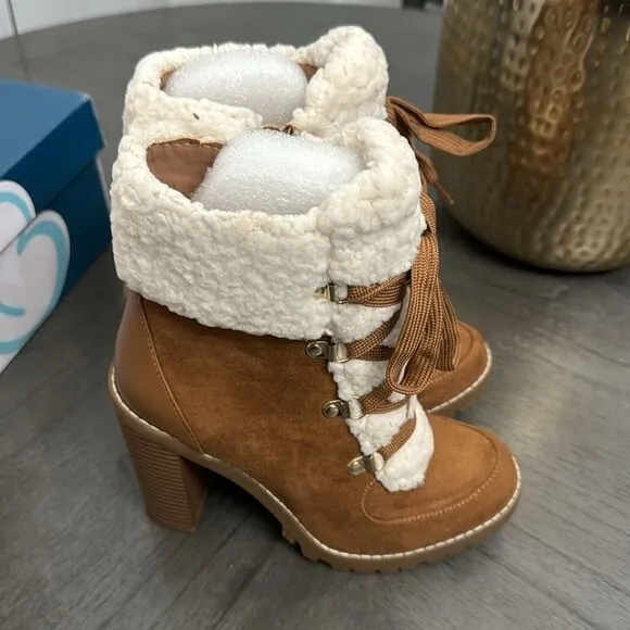 BCBGeneration Women Medium Palli Lace Up Ankle Boots, Brown/Ivory