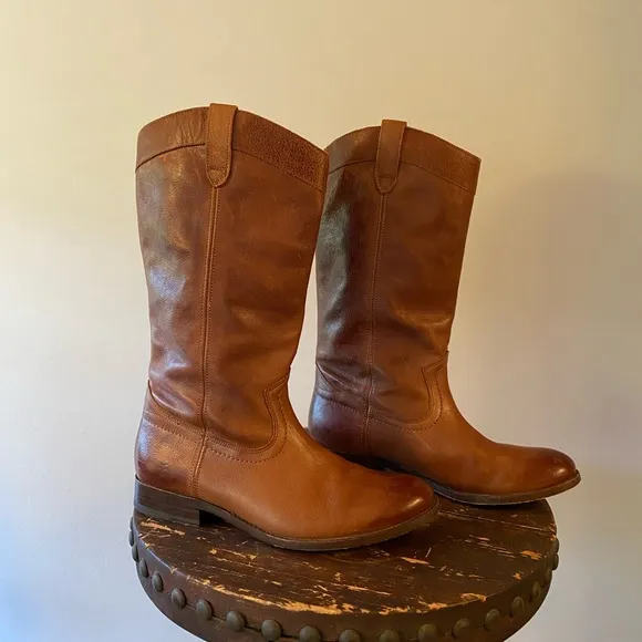 Beautiful brown Frye Melissa Boots. Hardly Worn. W 9. I love reasonable offers!