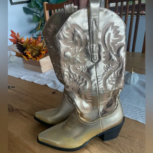 Bellini‎ Danilo Italian Western Metallic Gold Boots Women’s 8 NWOT