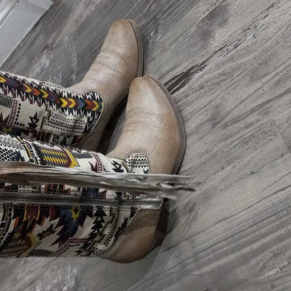 Big Buddha  Tribal Print  Tassel Caboy Boots Multi / Black Sz 9