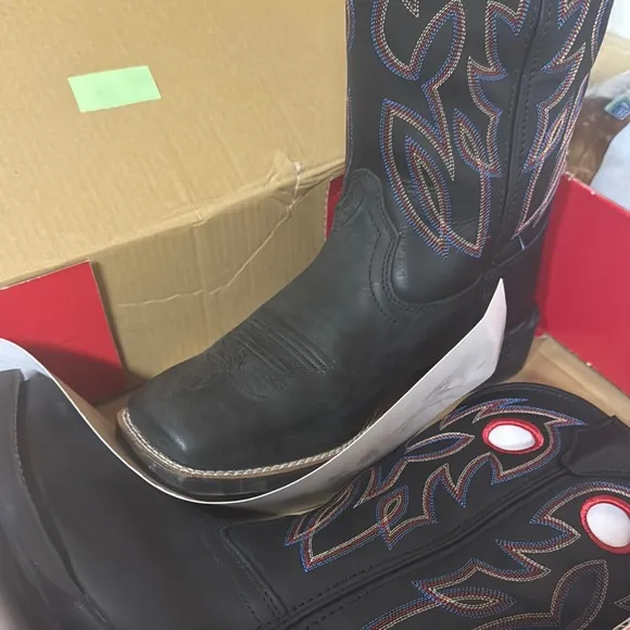 Black Justin Men’s Western Boots with Embroidery Size 9