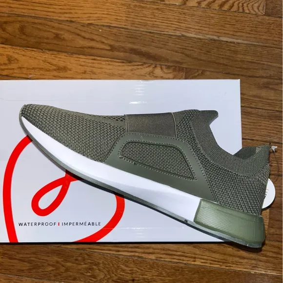 Blondo Men’s Olive &amp; White Ezra Waterproof Knit Slip-On Shoes Size 11 Sneaker