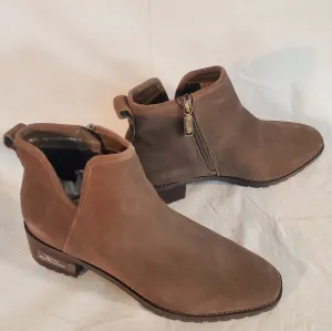 Blondo Women's Size 9.5 Sawyer Waterproof Bootie Brown Suede New