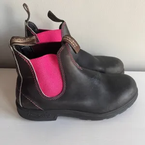 Blundstone  Black and Pink Boots women’s size 9 rare