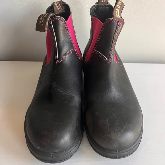 Blundstone  Black and Pink Boots women’s size 9 rare