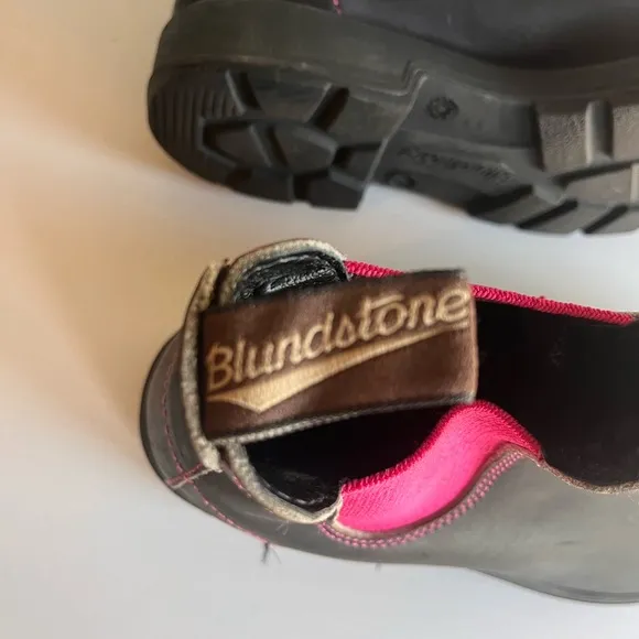 Blundstone  Black and Pink Boots women’s size 9 rare