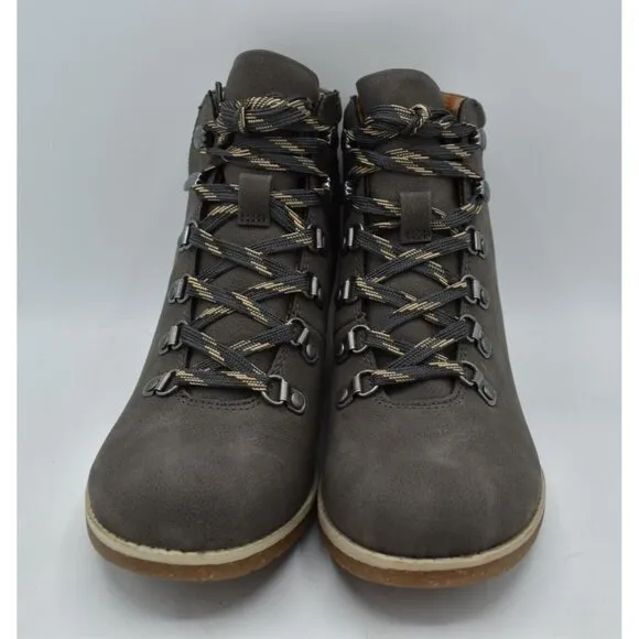 B.O.C By Born Womens Size 7 Alder Light Grey Nubuck PU Heeled Booties Boots