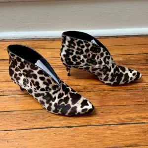 Boden Alexis snow leopard print heeled boots