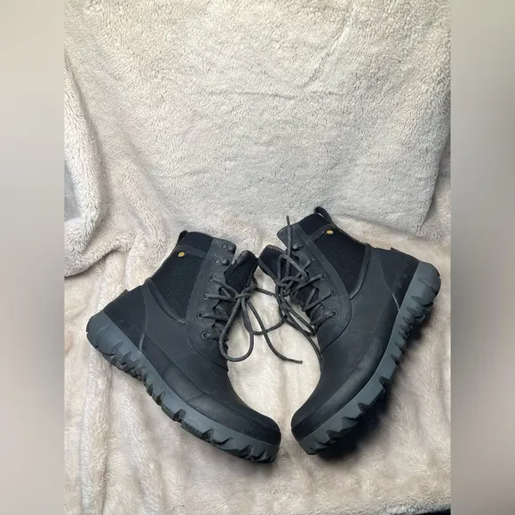 BOGS Arcata Lace Up Boot Men’s Size 8. Black