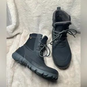 BOGS Arcata Lace Up Boot Men’s Size 8. Black