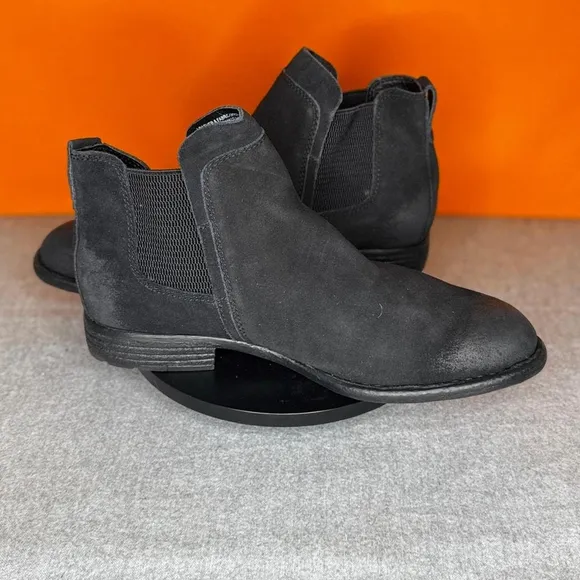 BORN LANEY Black Distressed Chelsea Boot Slip On Size 10 M