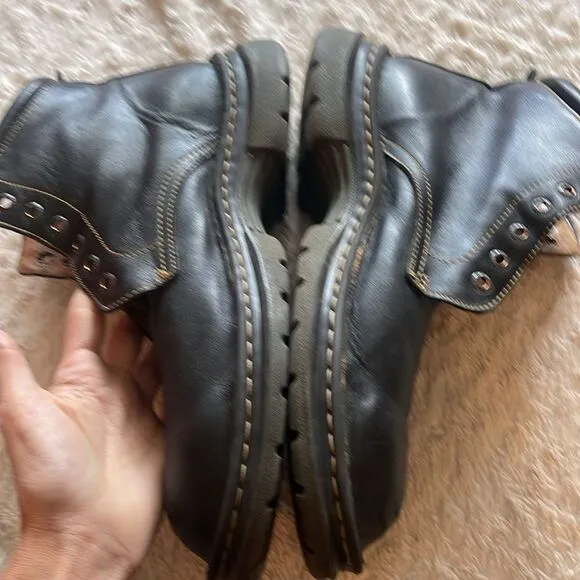 Born leather boots men’s size 11 1/2