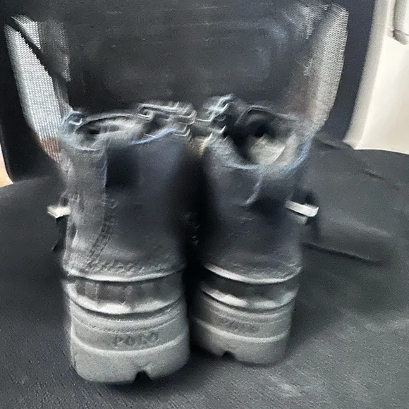 Boys polo snow boots never worn size 7