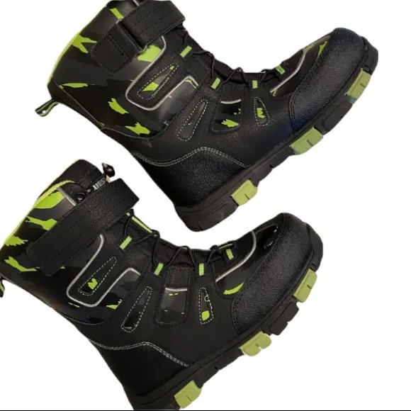 Boys Snow Boots Quest Menace Boys Snow Boot Black Green