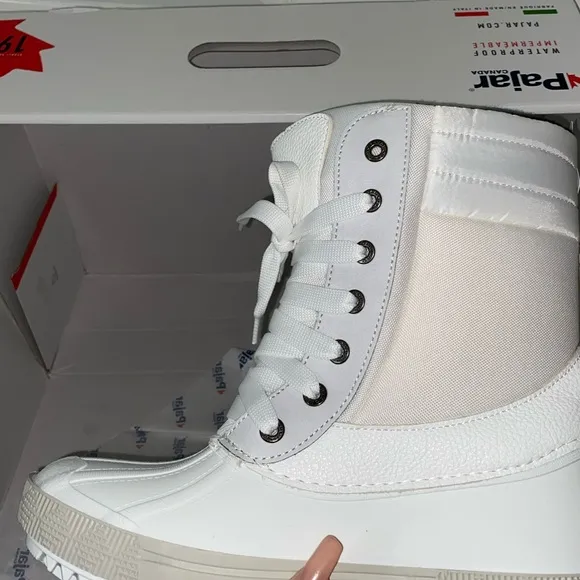 Brand New Pajar Canada white boots