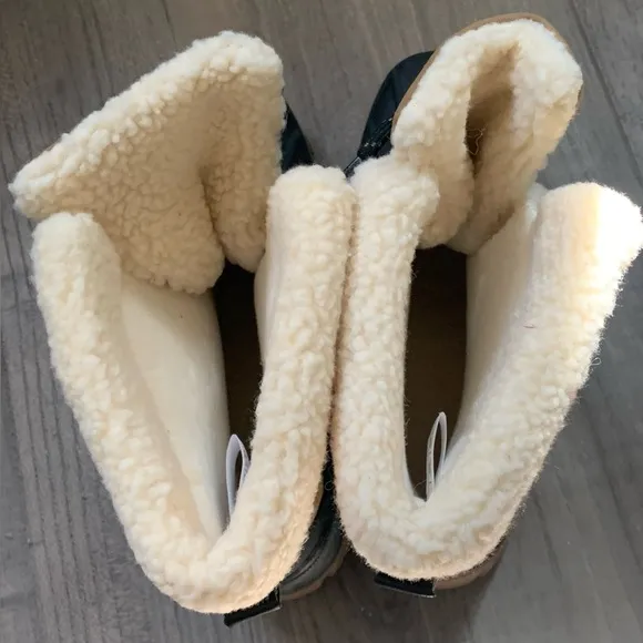 Brand new Storm by Cougar Women Winter Snow Boots.