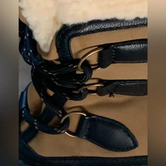 Brand new Storm by Cougar Women Winter Snow Boots.