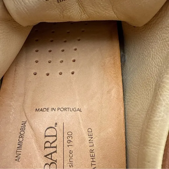 Brown Leather Oxford Shoes with Minimalist Design