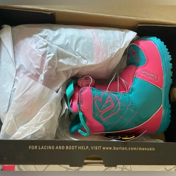 Burton kids snow boots- Brand new.