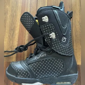 Burton Lodi snowboarding boots polka dot black and white