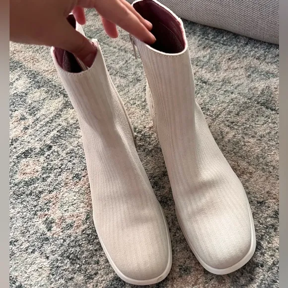 Camper Meda White Ankle Boots for Women
