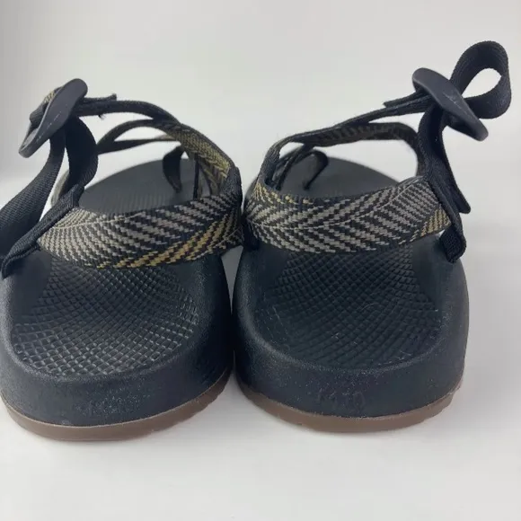 Chaco Sandals Mens 10 Z2 brown black Jacquard hiking shoes JCH108395toe loop