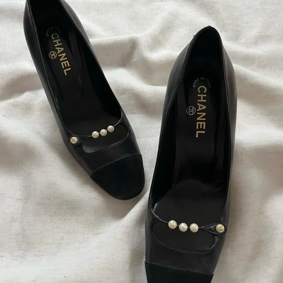 Chanel pearl accented heels 40.5 with velvet cap toe