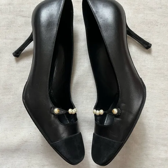 Chanel pearl accented heels 40.5 with velvet cap toe