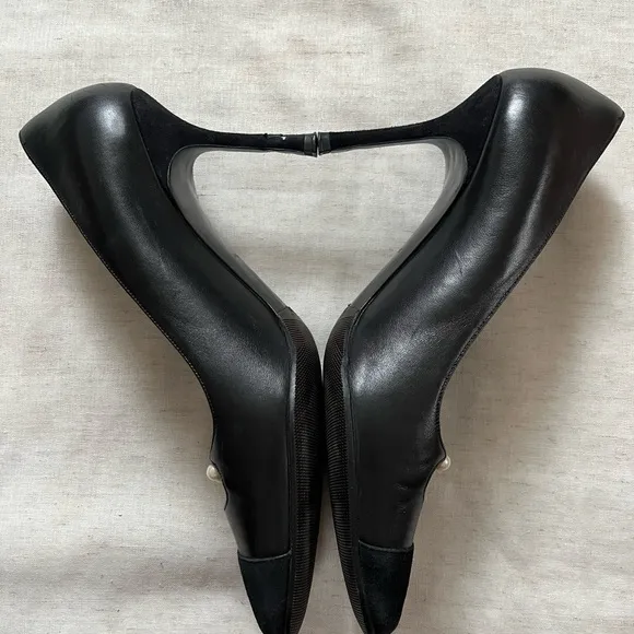 Chanel pearl accented heels 40.5 with velvet cap toe