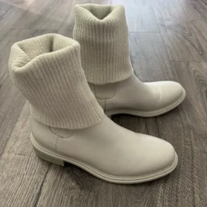 CHARLES &amp; KEITH Cream Ivory LEATHER FABRIC BLOCK HEEL MOTO BOOTS Size 37 Women