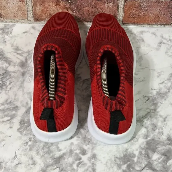 Charleston Shoe Co. ROUX Fashion Sneakers Womens 10 Red Knit Fabric Slip On