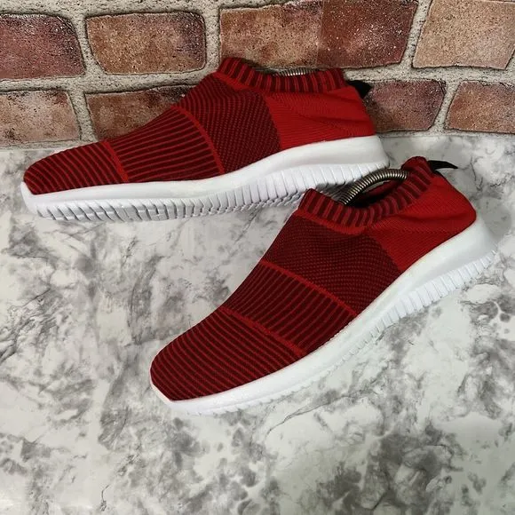 Charleston Shoe Co. ROUX Fashion Sneakers Womens 10 Red Knit Fabric Slip On