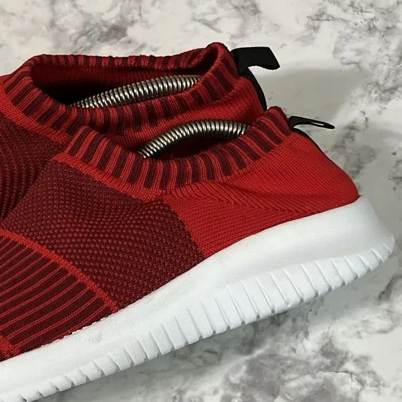 Charleston Shoe Co. ROUX Fashion Sneakers Womens 10 Red Knit Fabric Slip On