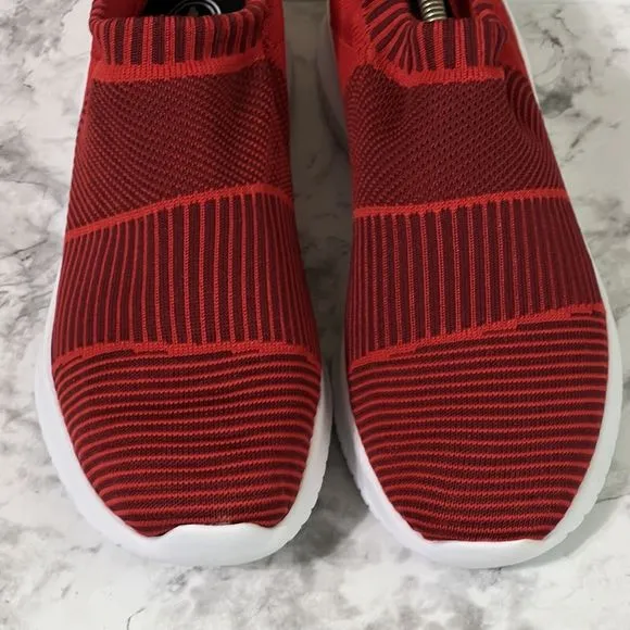 Charleston Shoe Co. ROUX Fashion Sneakers Womens 10 Red Knit Fabric Slip On