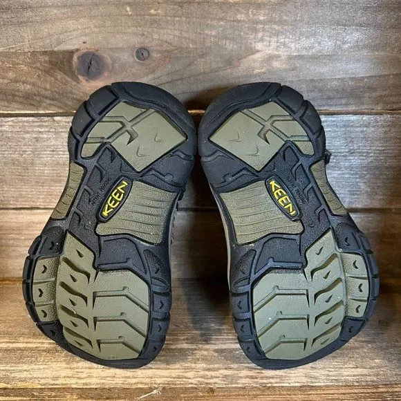 Childrens Keen Newport H2 Sandals Black Olive Water Outdoor Shoes Size 9‎ C GUC