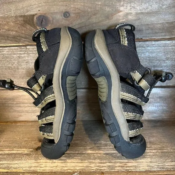 Childrens Keen Newport H2 Sandals Black Olive Water Outdoor Shoes Size 9‎ C GUC