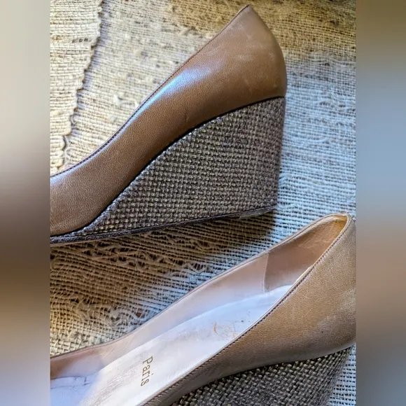 Christian Louboutin • Tan Leather Peep Toe Wedges w/ Gold Raffia
