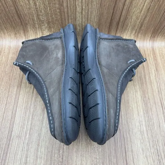 Clarks Colehill Wally Chukka Boots Gray Nubuck Leather Men’s Size 11.5 M