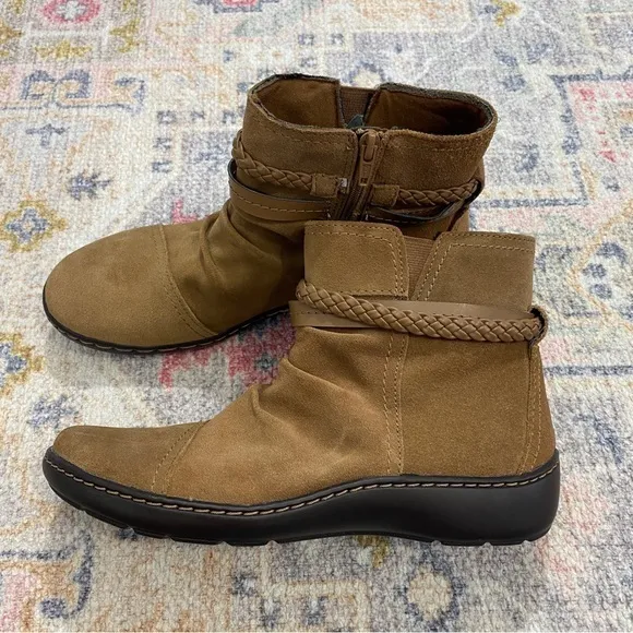 Clarks Collection 9 Womens Suede Side Zip‎ Braided Ankle Boots Booties